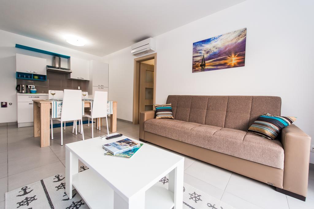 Blue Sky Apartments Рогозница Экстерьер фото